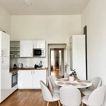 Stylish 2br With Stunning View Of National Muzeum Apartment Prague