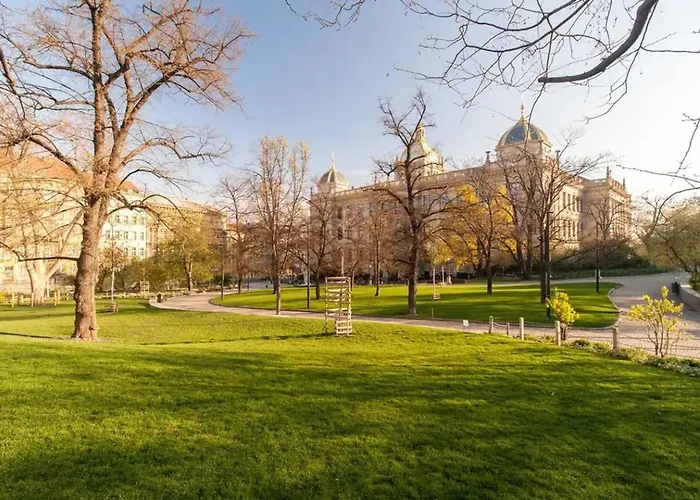 Stylish 2br With Stunning View Of National Muzeum