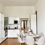 Stylish 2br With Stunning View Of National Muzeum 公寓 布拉格
